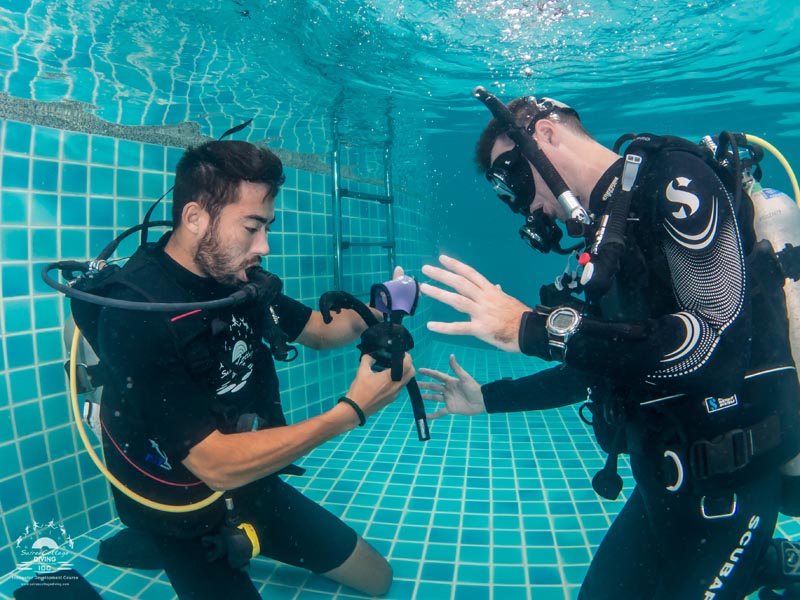 How To Teach The PADI Mask Removal And Replacement Skill